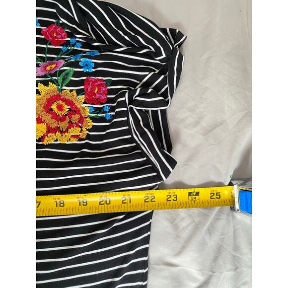 Calvin Klein Striped Floral Top XL B/W Embroidered Boho Chic Statement Shirt - Picture 6 of 6